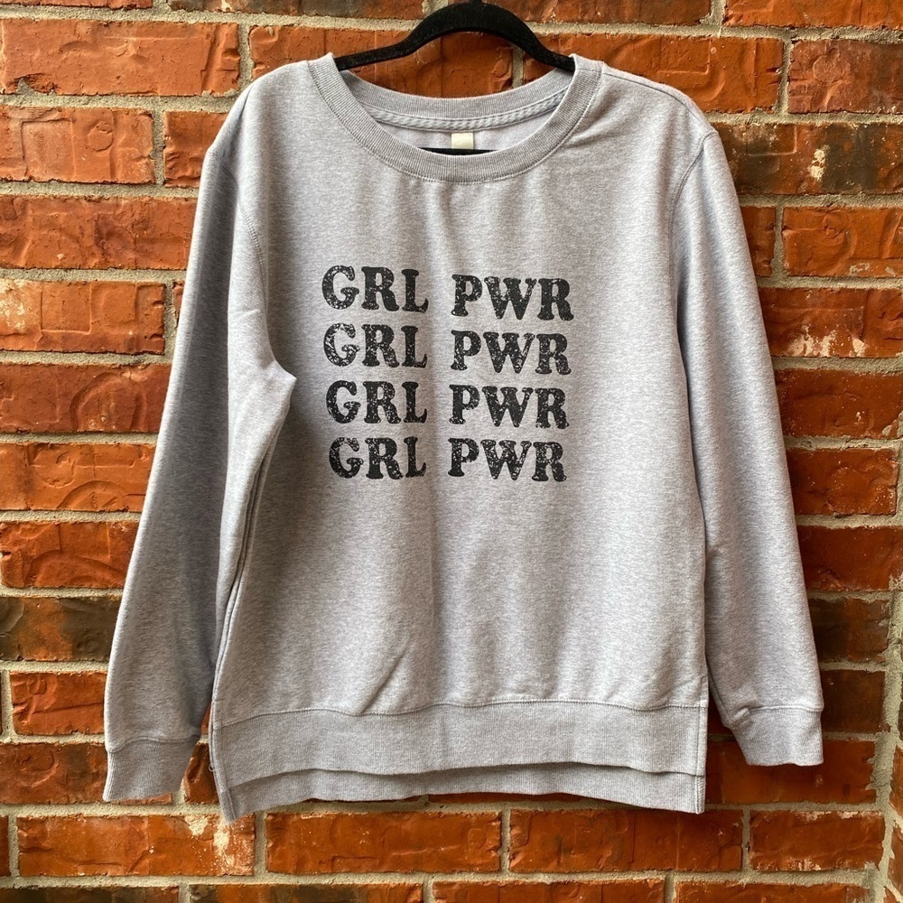 Green Tea Womens Medium Gray Girl Power Split Hem Graphic Sweater Sweatshirt